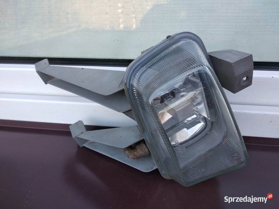 Opel Astra F halogen prawy lampa przeciwmgielna Sieradz