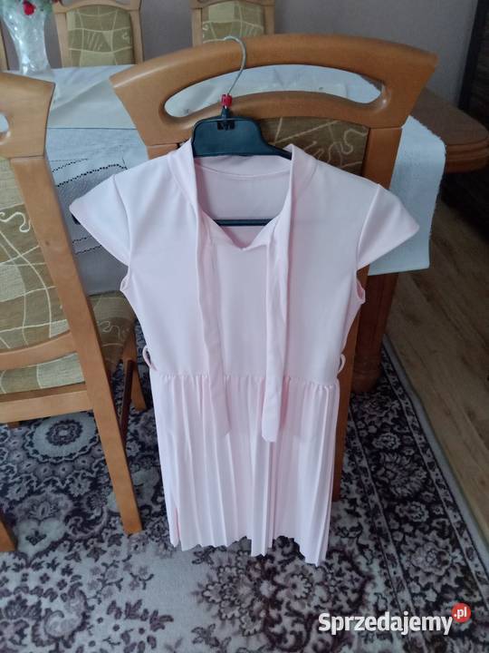 Sprzedam sukienke dziewczynki sprzedam