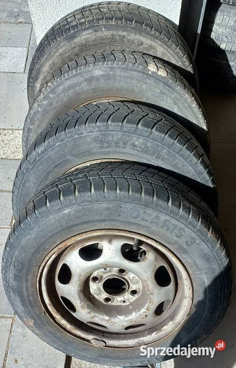 Koła zimowe Seata Ibizy Roadstone 1757013 2x i Borzytuchom