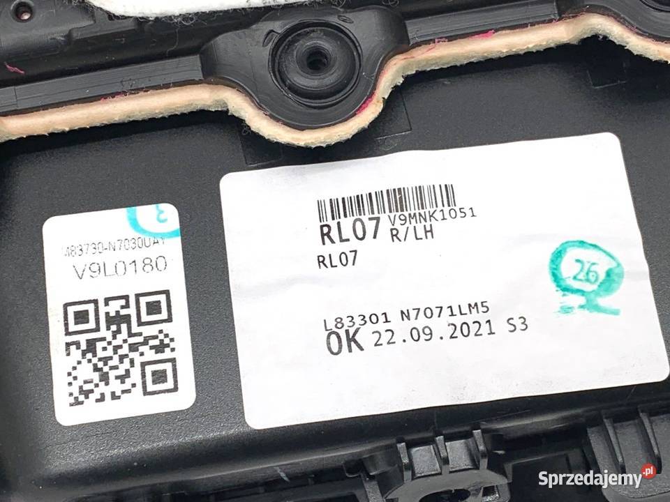 BOCZEK DRZWI LEWY TYŁ HYUNDAI TUCSON SUV Tapicerki samochodowe