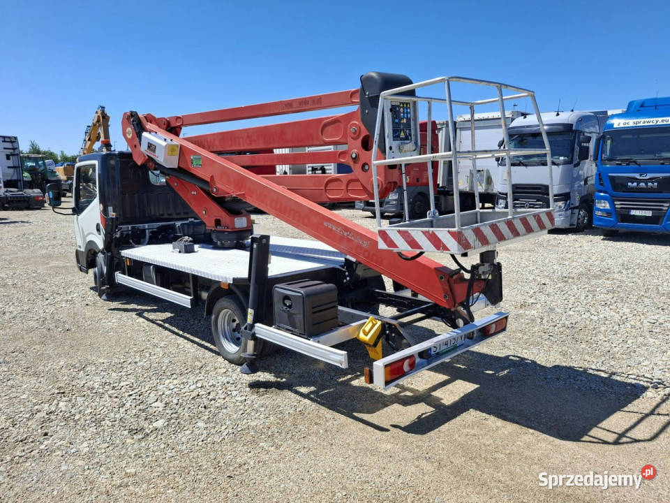Nissan cabstar Samochody ciężarowe Komorniki