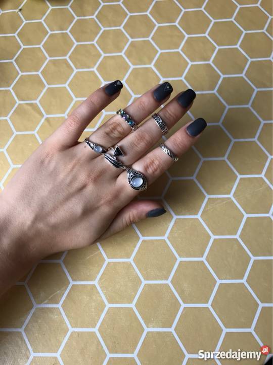 Zestaw 10 pierścionków komplet nowy sprzedam