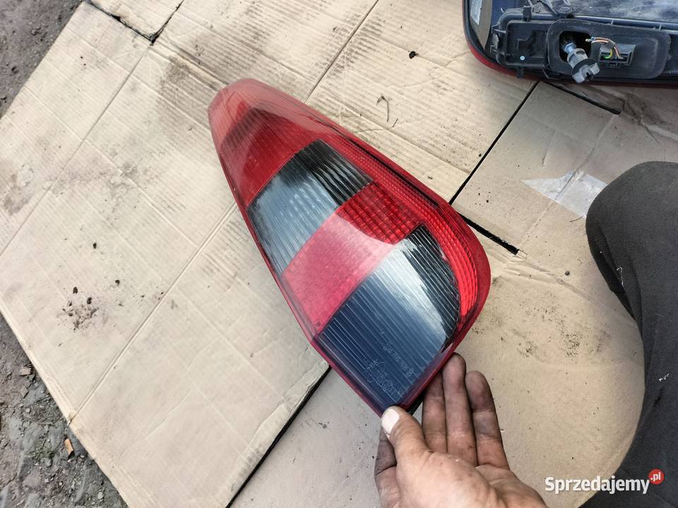 FORD FIESTA MK5 MK6 LAMPA TYŁ TYLNA PRAWA