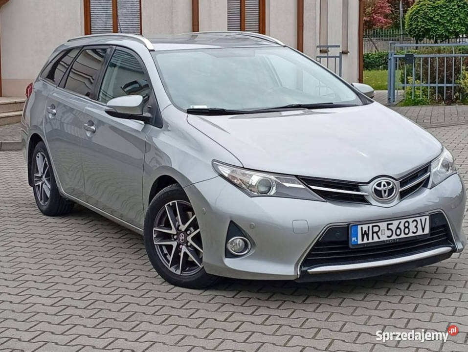 Toyota Auris Toyota Auris II 2012 manualna mazowieckie Zwoleń