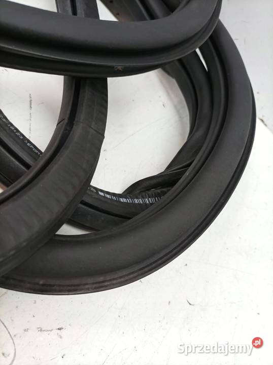 USZCZELKA DRZWI PRAWY LEWY TYŁ KOMPLET sprzedam