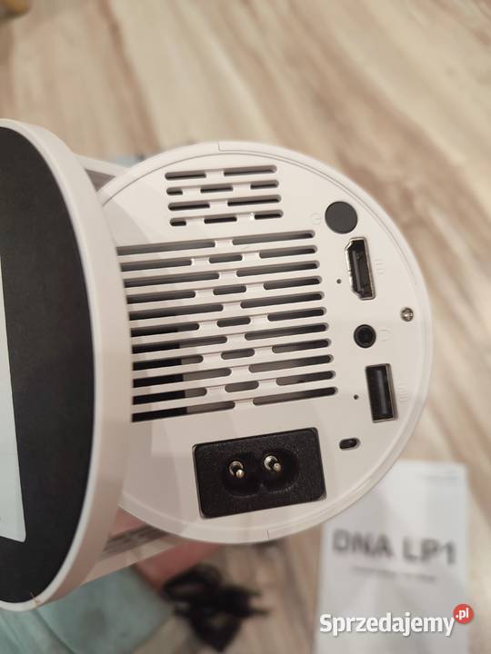 Przenośny projektor obrotowy 8K rzutnik głośnik małopolskie sprzedam