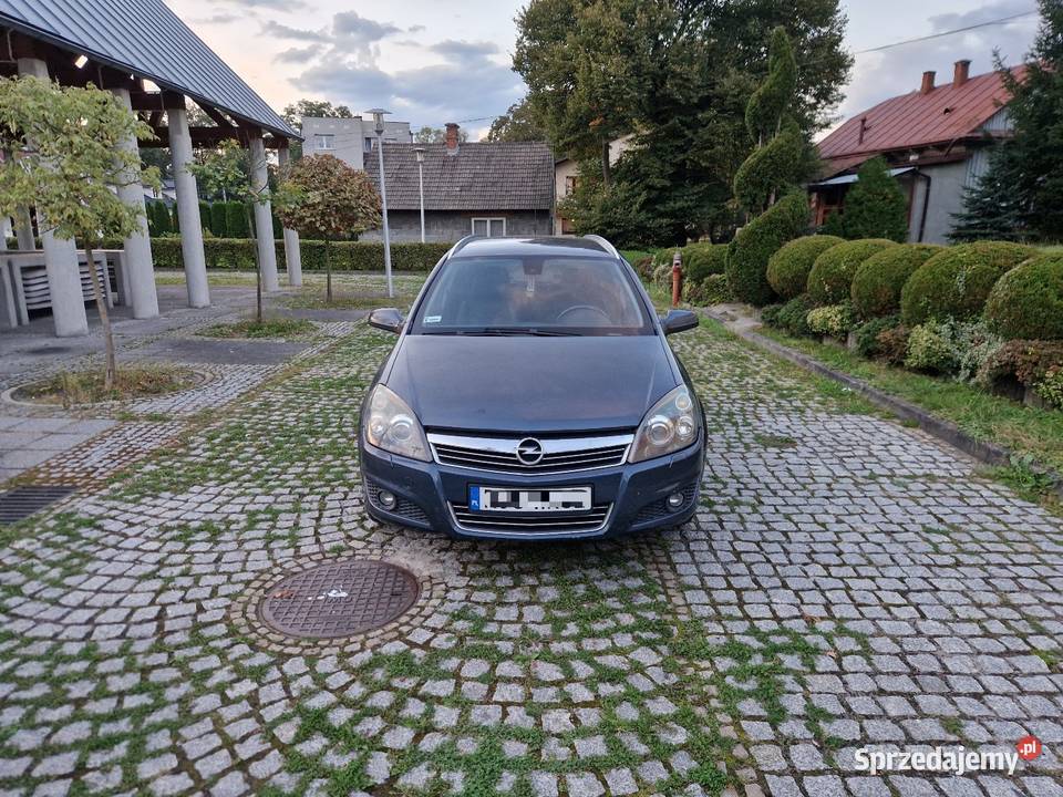 Opel Astra H Lift 16 LPG COSMO Klimatronic Hak Rok produkcji 2009 Ryglice