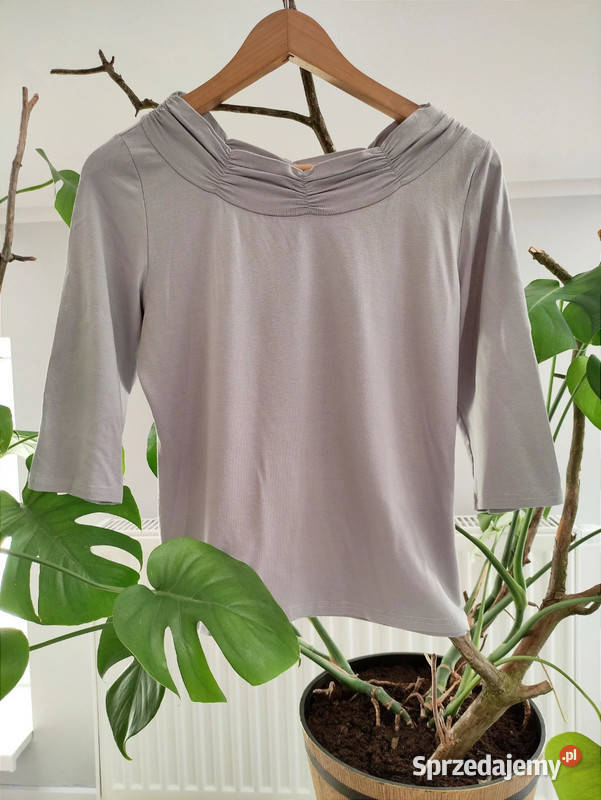 Szara wiskozowa bluzeczka z marszczeniem na Bluzki i koszule