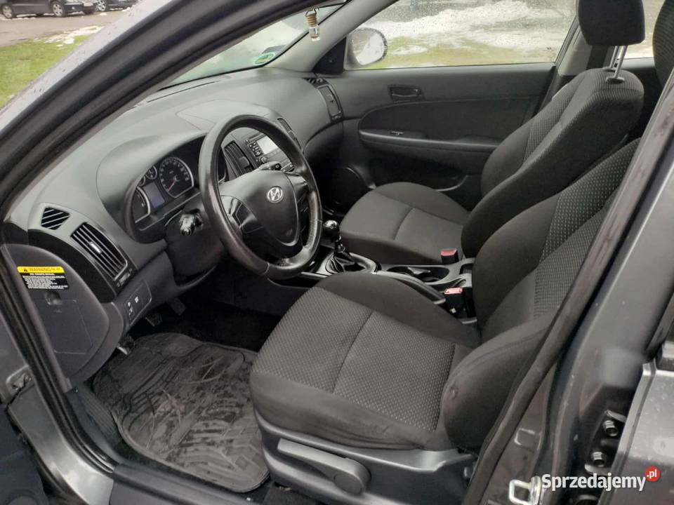 Hyundai i30 14B chadbak zarejestrowany 274000km Cyców sprzedam