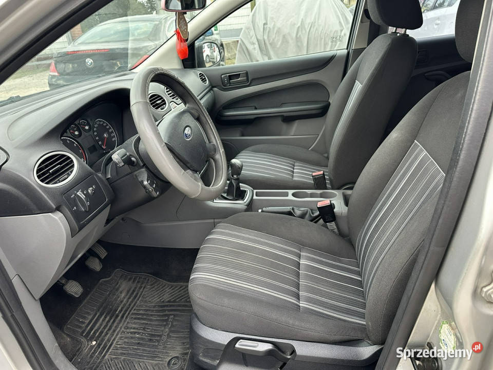 Ford Focus 16 benzyna 100 Uszkodzony mazowieckie Warszawa