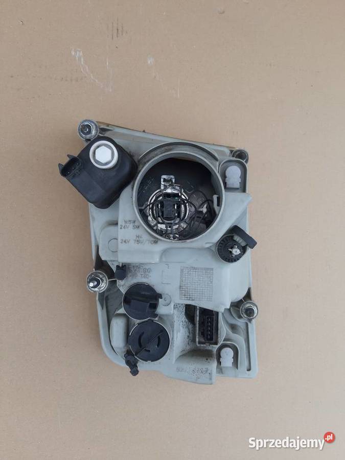 VOLVO FL FE REFLEKTOR LEWY LAMPA LEWA 20818765 Części Trzciel sprzedam