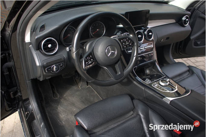 MERCEDESBENZ C 200 4MATIC 2018 149700 ccm 184 Warszawa