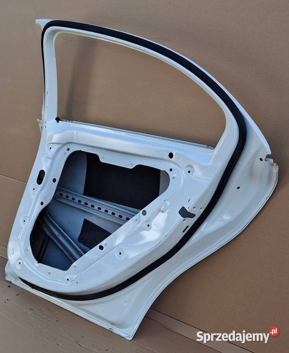 MERCEDES AKLASA W176 DRZWI PRAWY TYŁ PRAWE TYLNE osobowe Bieleń sprzedam