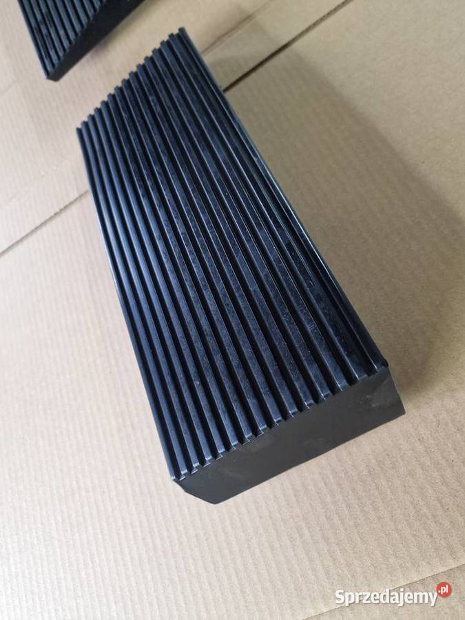 Blendy klapy tył audi 80 b2 coupe 855853490 i Listwy i nakładki