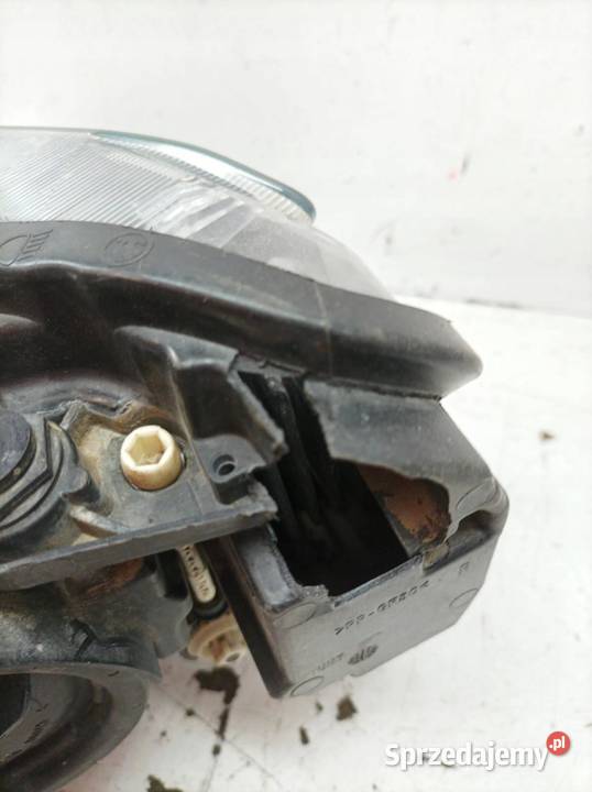 LAMPA PRZÓD PRAWA XENON USZKODZONA 3V1941018A