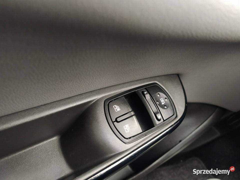 Opel Corsa 14 90 INNOVATION Automat Biksenon czujnik zmierzchu Łódź