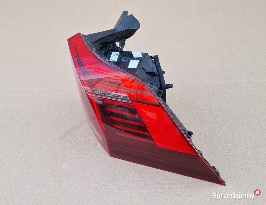 VW TIGUAN II 5NA LAMPA PRAWA TYŁ TYLNA IDEALNA osobowe Bieleń