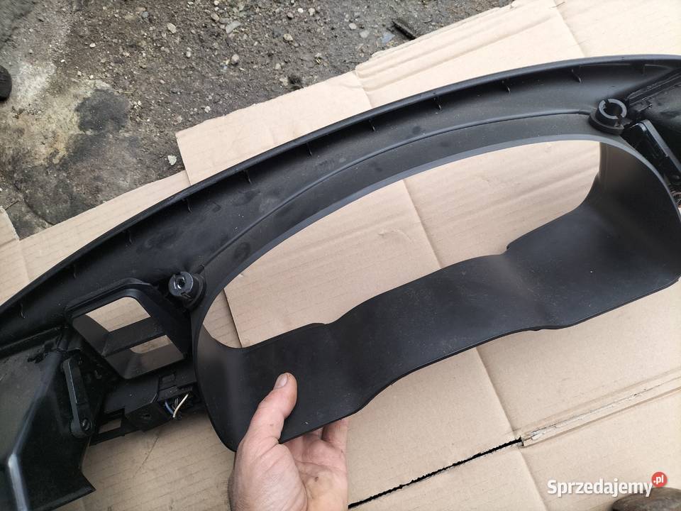 OSŁONA OBUDOWA LICZNIKA ZEGARÓW FORD MONDEO MK 1