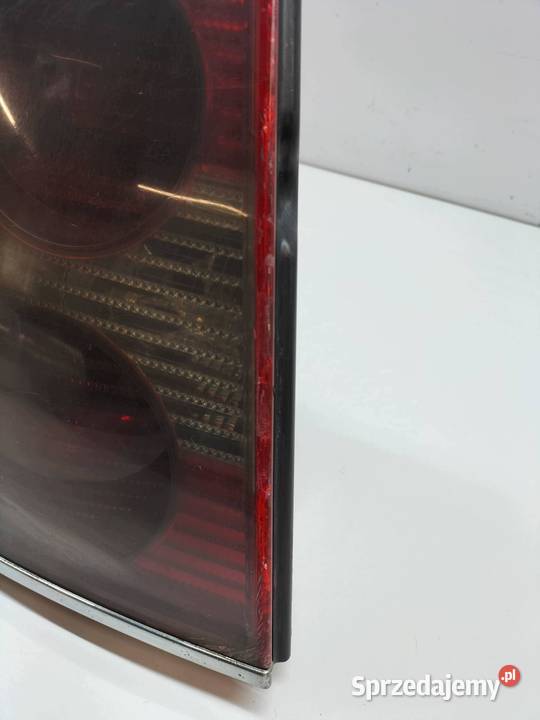 LAMPA TYŁ LEWA SEDAN LIFT 3B7945095D VW