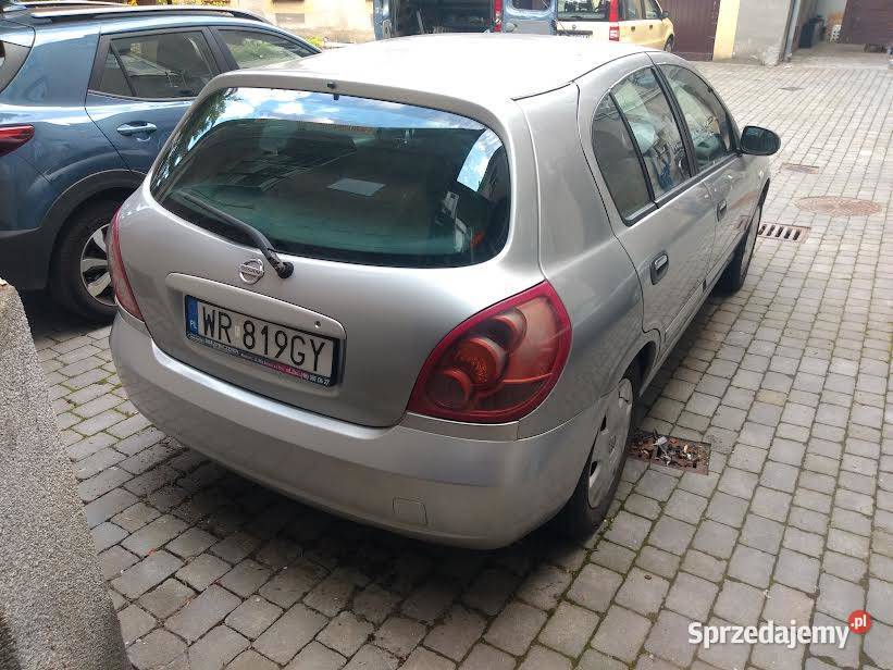 Nissan Almera Radom