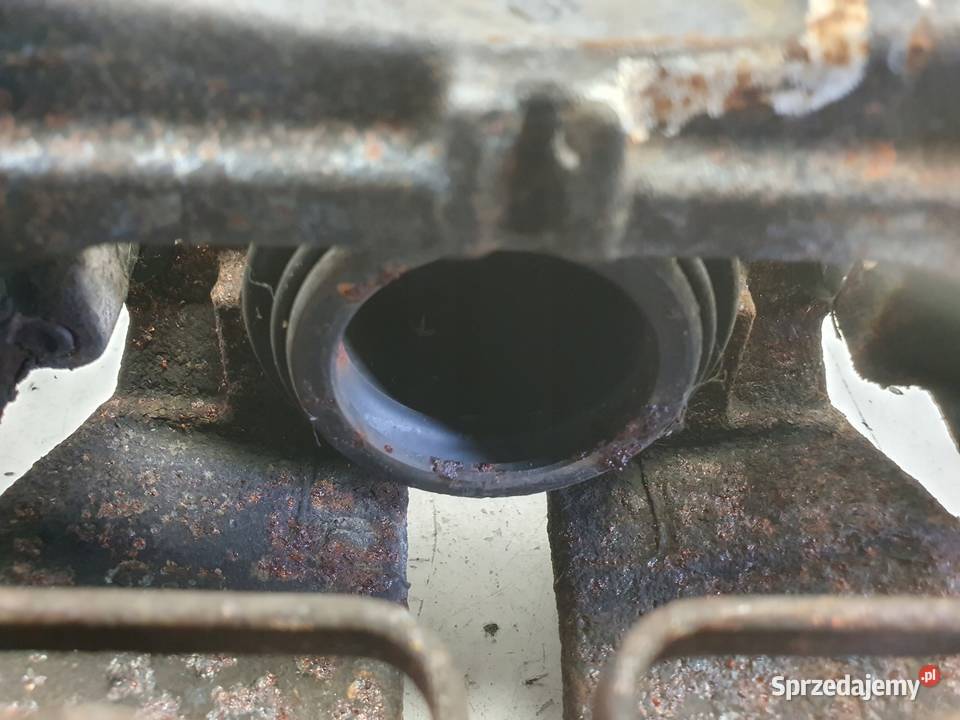 Volvo XC90 II PRZEDNI ZACISK HAMULCOWY prawy osobowe