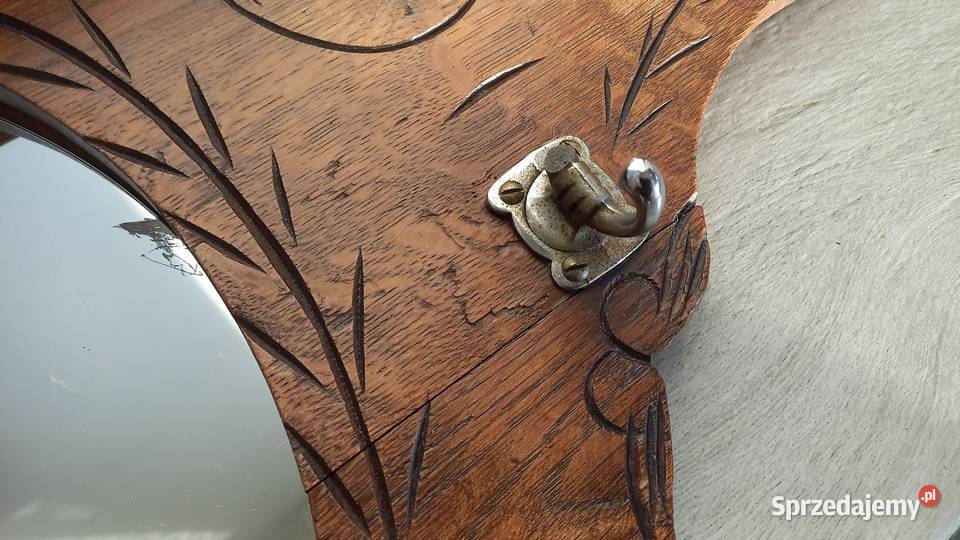 Wieszak drewniany z lustrem i półką wiszący Gawroniec