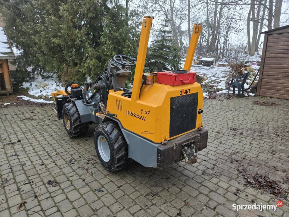 Giant D262 Xtra Mini ładowarka przegubowa Szołtany
