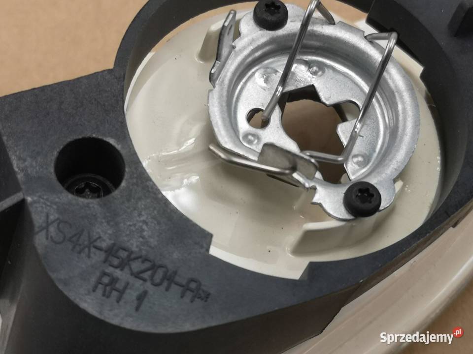 LAMPA HALOGEN PRAWY FORD FOCUS 19982004 NOWY