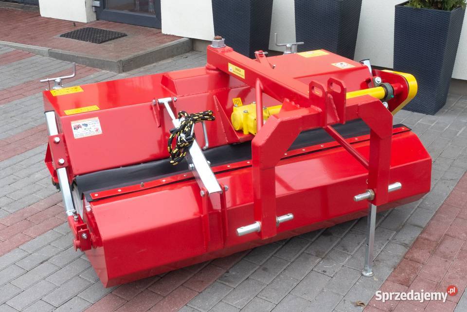 Zamiatarka 150 do traktora z koszem 4FARMER Tajęcina