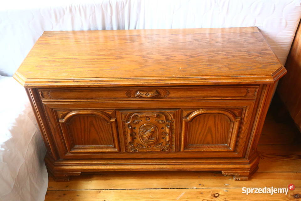 Duża drewniana rzeźbiona komoda skrzynia Gdańsk