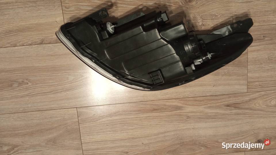Reflektor prawy Hyundai i10 przed liftem 20B783 Wadowice