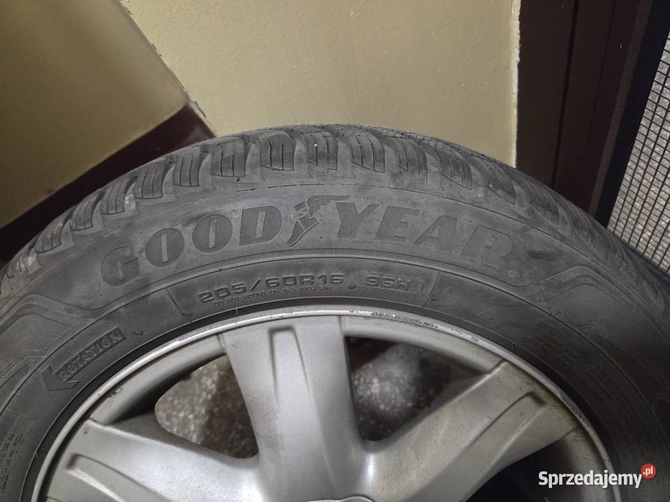 2 opony zimowe 20560R16 60 Samochodowe śląskie Dąbrowa Górnicza