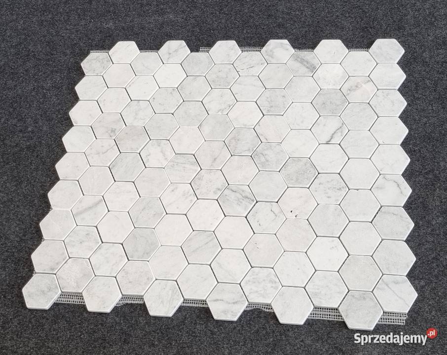 MOZAIKA BIANCO CARRARA HEXAGON MATOWA BĘBNOWANA Bielawa