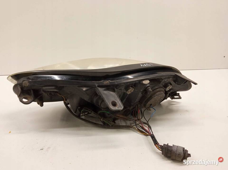 LAMPA PRZÓD PRAWA LED SOCZEWKA EUROPA CLEAR Lampy przednie