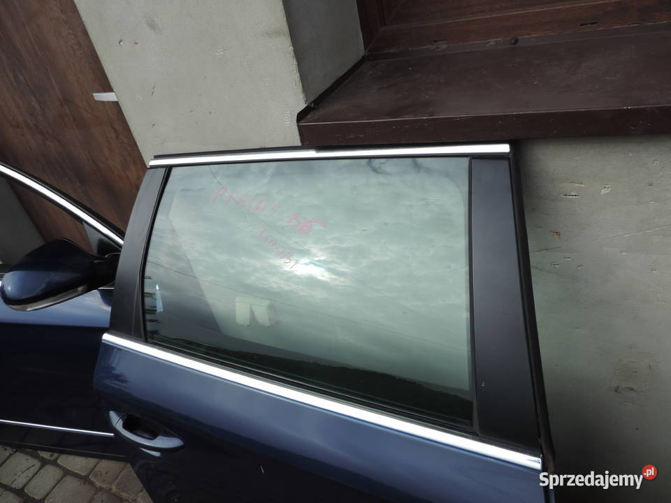 VW PASSAT B6 KOMBI DRZWI PRAWE PRAWY TYŁ TYLNE Rok produkcji 2006 małopolskie sprzedam