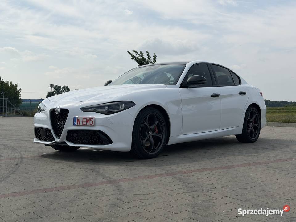 Alfa Romeo Giulia do ślubu białą biały samochód Goworowo