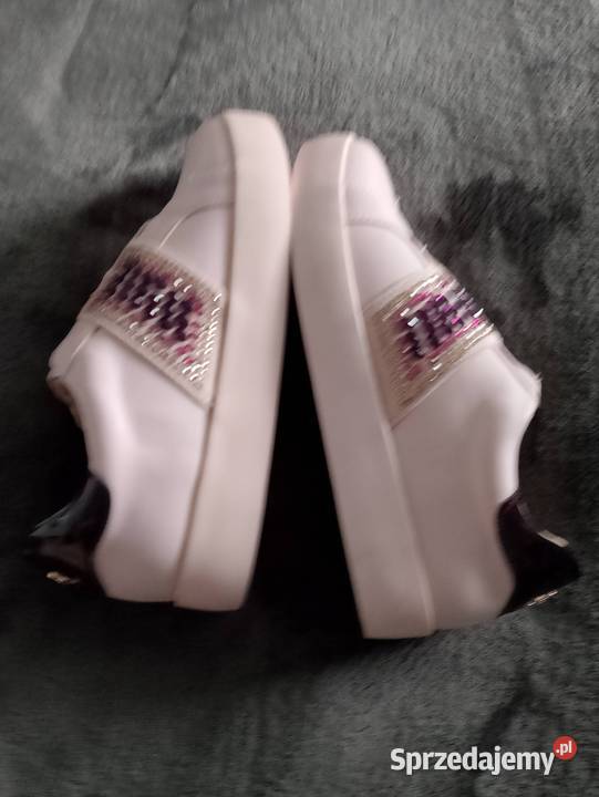 Buty Balada sportowe w rozmiarze 36 Tuchola