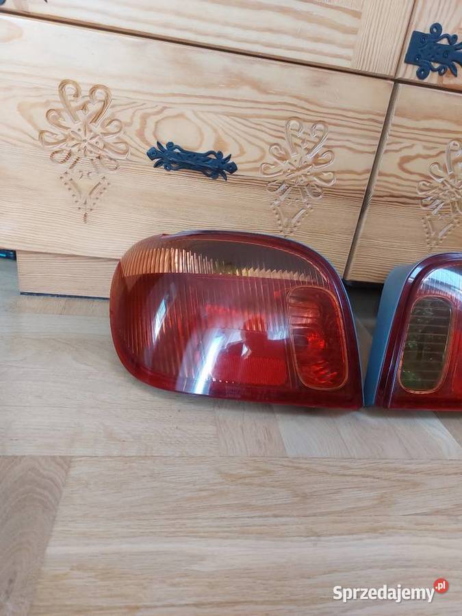 Lampy tyl toyota yaris 1 sprzedam