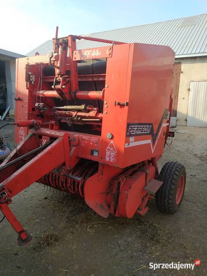 Sprzedam prasę pasówke feraboli ff 44 h Rolujące (belujące) łódzkie Łowicz