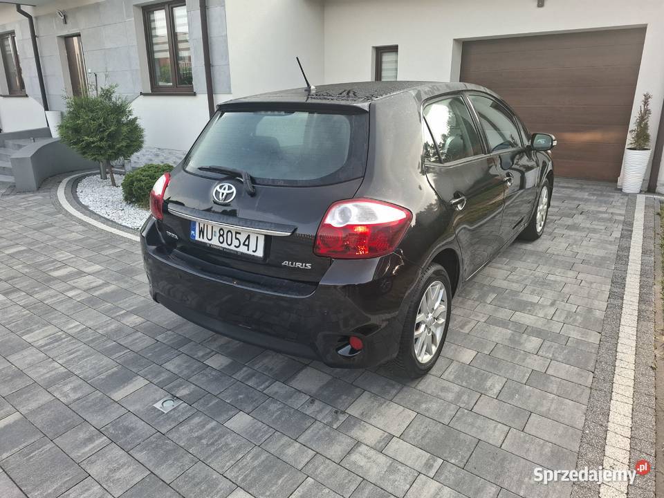 Auris 16 benzyna 2010r