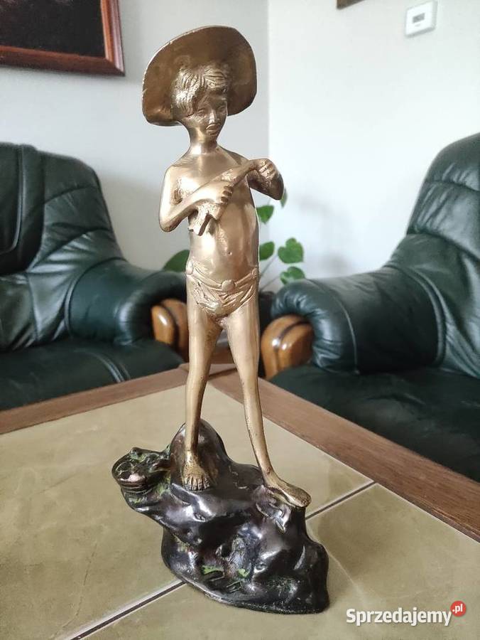 Rzeźba z brązu chłopca z rybą Giovanniego Antyki, Sztuka, Kolekcje lubelskie Janów Lubelski