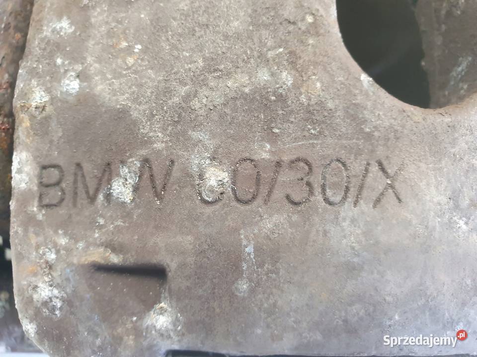 BMW E60 PRZEDNI ZACISK HAMULCOWY prawy przód Rudka