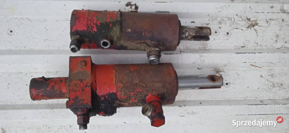 Rozdzielacz z wężami i siłowniki do wycinarki Gostynin