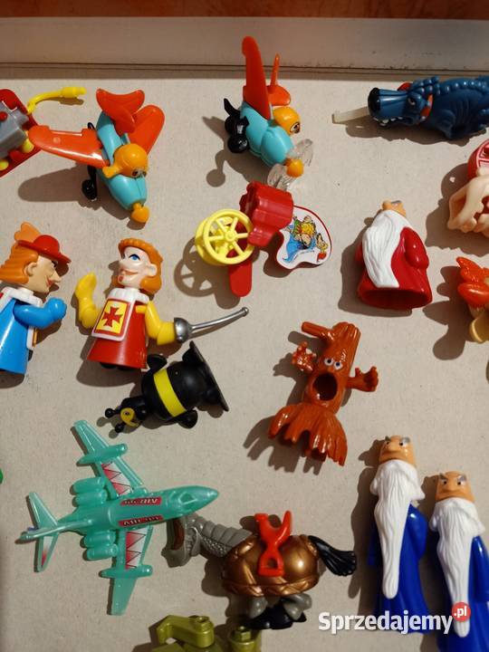 Kinder niespodzianki i inne figurki wielkopolskie Poznań