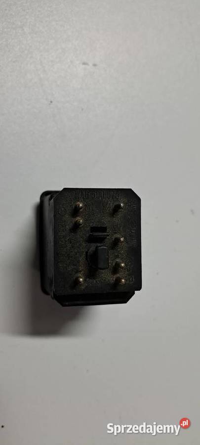 Przełącznik świateł awaryjnych 1238200005