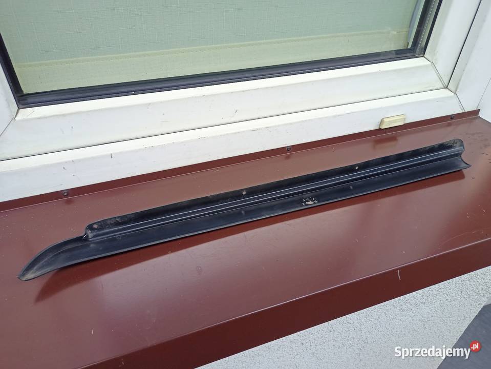 BMW E30 brewka nakładka na okular lewa Karoseria