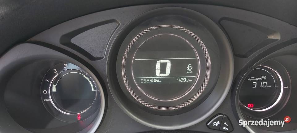 Citroen C4 HB 16 eHDI 114 2015r 92 300 NAVI