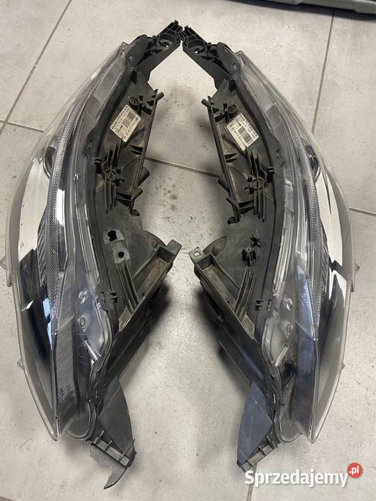 Peugeot 2008 lift reflektor zderzak przód Kozubszczyzna sprzedam