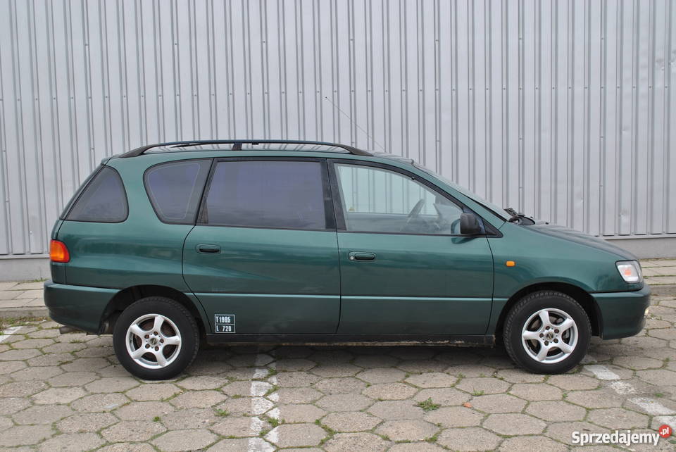 Toyota Picnic 20 benzyna 128 2 os Ciężarowy Vat1 Łódź