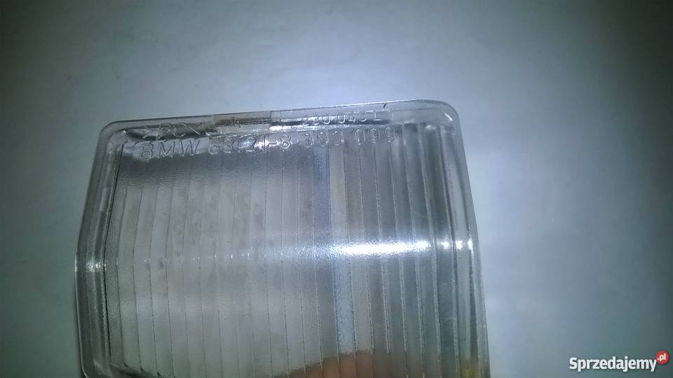 Klosz lampy podświetlenia bagażnika BMW E46 osobowe Poręba